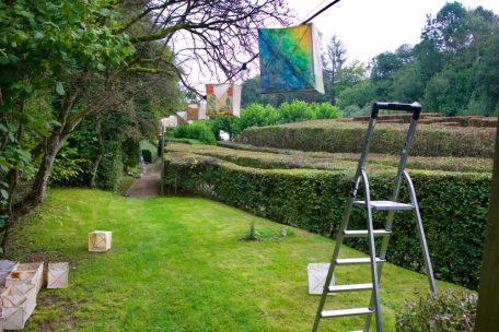 Die ersten Lampions werden aufgehängt