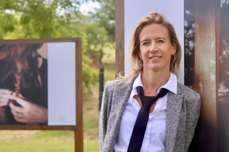 La photographe Séverine Bauer, en ses jardins