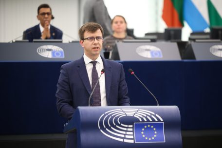 Debatte / EU besorgt über Orbáns Einreiseerleichterungen für Russen