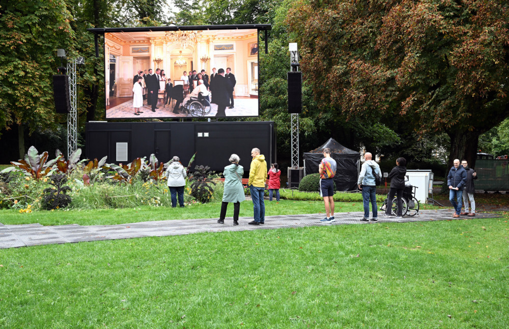 Papstbesuch / Stell dir vor, es ist Public Viewing und keiner geht hin