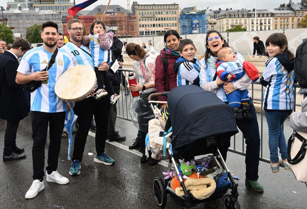 Begeisterung und Kritik / Gespräch mit Katholiken am Rande des Papstbesuchs