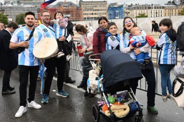 Begeisterung und Kritik / Gespräch mit Katholiken am Rande des Papstbesuchs