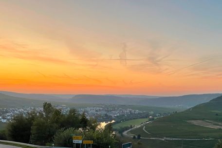 Wetterexperte Philippe Ernzer / Blau, rot, orange – Deshalb kommt es zu den unterschiedlichen Farben des Himmels