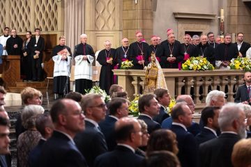 Kritische Einordnung / Der unmögliche Spagat: Die Trennung von Kirche und Staat im Angesicht des Papstbesuches
