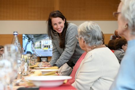 Sucht für ihre historischen Forschungsprojekte den Kontakt zu Bürger*innen: Laura Steil