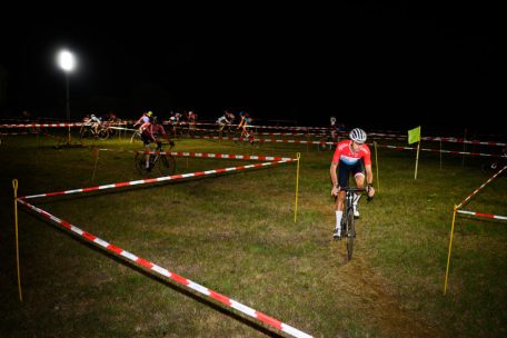 Cyclocross / Saisonauftakt in Reckingen: Organisator CT Kayldall ehrt verstorbenen Claude Michely