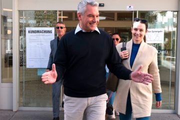 Wahl in Österreich / Noch-Kanzler Nehammer sieht „starke Wahlbewegung zugunsten der ÖVP“