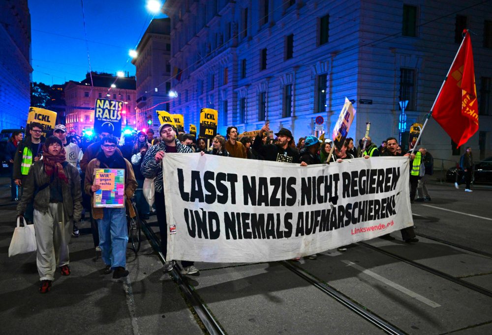 Österreich / Christ- und Sozialdemokraten stehen nach FPÖ-Triumph vor dem AfD-Dilemma