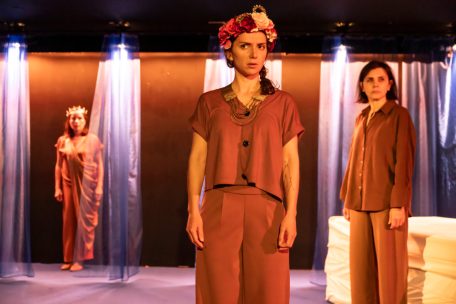 Théâtre  / Trois femmes qui peuvent toujours rêver: „La ville ouverte“ 