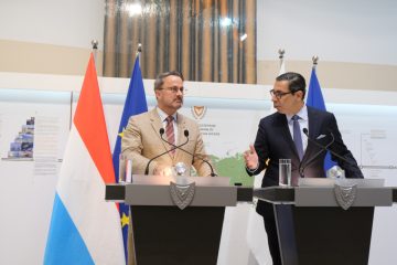 „Wir sind in der Frage gespalten“ / Außenminister Bettel spricht in Zypern über Rolle der EU im Nahostkonflikt