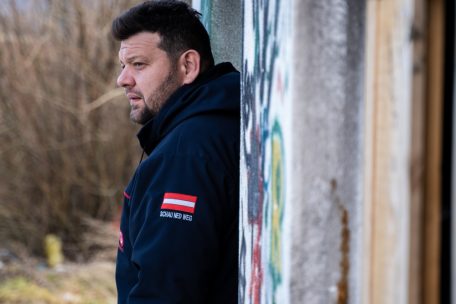 „Die Schleppernetzwerke beherrschen die Balkanroute – und das durchgehend“, sagt Petar Rosandic (40), Mitbegründer von SOS Balkanroute