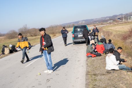 Nur die Ärmsten sind noch auf eigene Faust unterwegs: Geflüchtete auf der Balkanroute bei Bihac/Bosnien