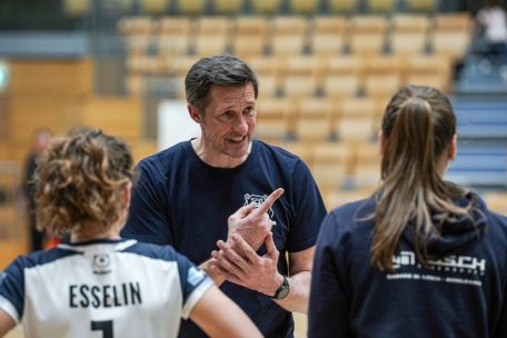 Trainer Laurent Van Elslande will mit seinen Damen aus Walferdingen den Titel verteidigen