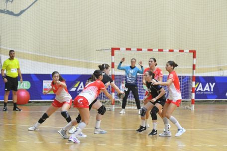 Handball / Die Europapokal-Premiere der Red-Boys-Damen endet in Baku