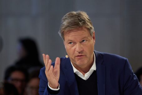 Deutschland / Kein Extra-Geld für Langzeitarbeitslose: Heftige Kritik an geplanter 1.000-Euro-Prämie 