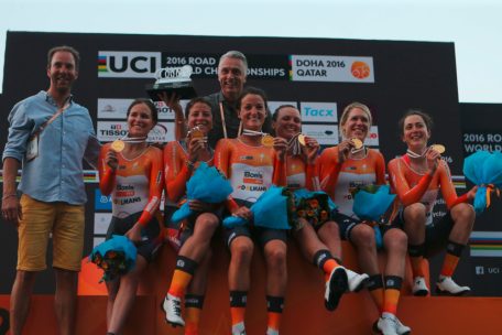 Christine Majerus (ganz rechts) feierte mit Boels-Dolmans den Weltmeistertitel im Mannschaftszeitfahren 2016