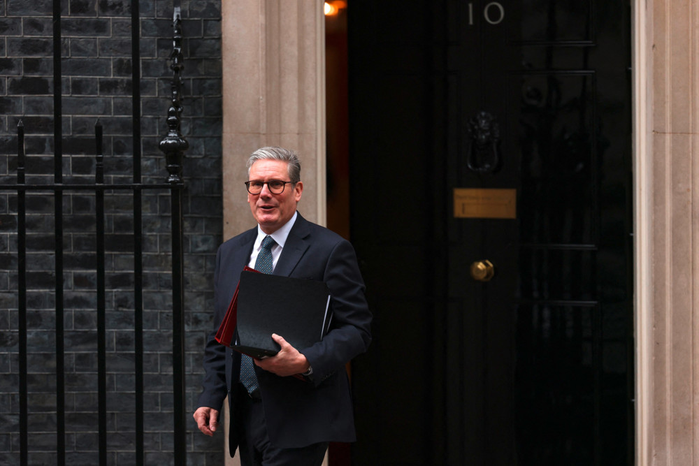 Großbritannien / Die ersten 100 Tage von Premier Starmer:  viel guter Wille, schwere handwerkliche Fehler