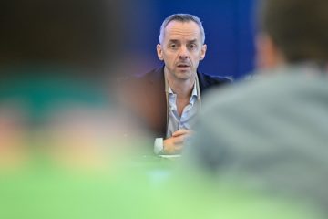 Editorial / Wie soziale Errungenschaften dem Profit geopfert werden