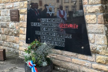Vandalismus / Shoah-Gedenkorganisation zeigt sich entsetzt über antisemitische Schmiererei in Medernach