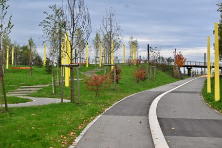 Der Park auf Escher Seite, im Hintergrund die PMR-Rampe 