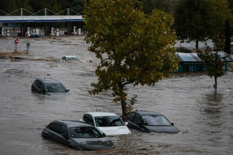 „Météo France“ ruft Warnstufe Rot aus / Unwetter mit starken Überschwemmungen in Teilen Frankreichs