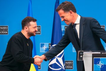 Siegesplan / Selenskyj will eine Einladung: Luxemburgs Premier Frieden für NATO-Beitritt der Ukraine