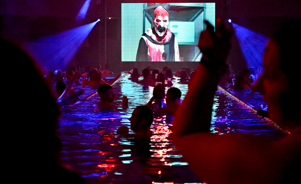 Bildergalerie / House of Horror Cinema: Escher Schwämm lässt Badegäste schaudern