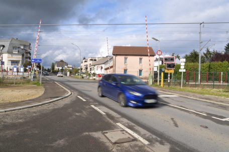 N13 Dippach-Bahnhof/Reckingen / Straßenbauverwaltung sperrt Nationalstraße und Bahnübergang