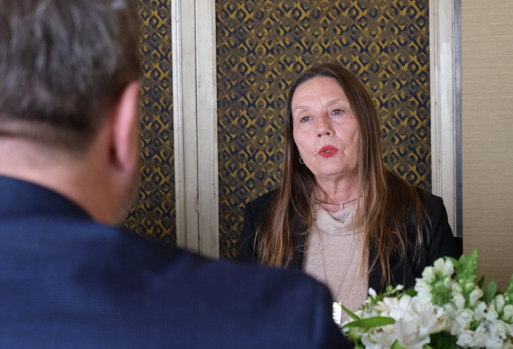 Nahost-Reise / Zwischen Schmerz und Perspektive: Bettel trifft Familienangehörige von Hamas-Geiseln