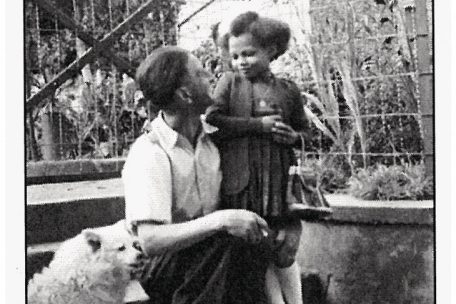 Jeannine mit ihrem Onkel in Luxemburg