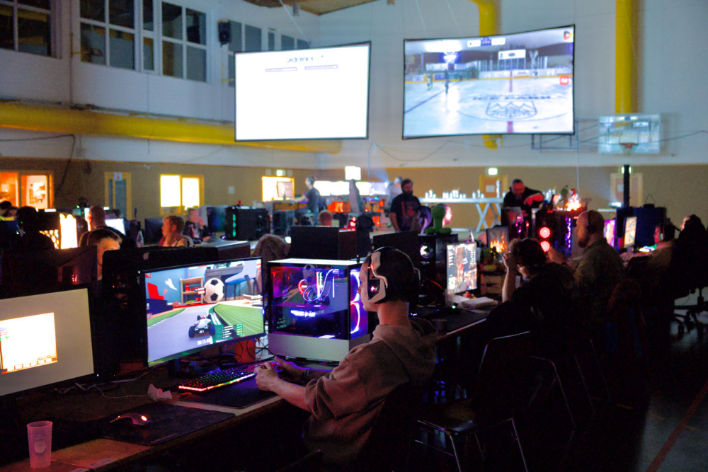 Welan.lu / Mario Kart und Tastaturwerfen – LAN-Party verwandelt Sporthalle in Gaming-Paradies