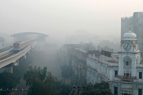 Pakistan / Zweitgrößte Stadt Lahore schließt Schulen wegen Rekord-Luftverschmutzung