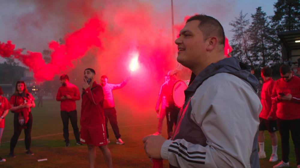 „Déi schéinst’ Woch am Joër“ / Träume, Tränen und Thüringer: „352 Football Festival“ präsentierte Dokumentarfilm über die Relegationswoche