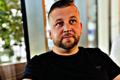 Sinti und Roma / Minderheit zwischen Stolz und Verleugnung