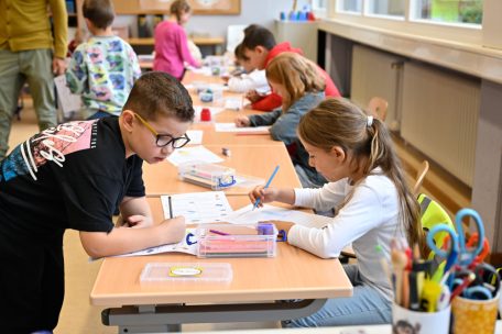 Luxemburg / „Sitzen ist das neue Rauchen“: Minderjährige leiden immer häufiger unter Rückenschmerzen