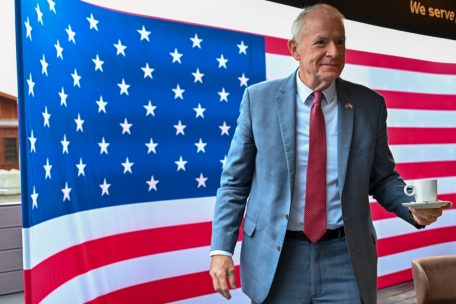 Diplomat von Beruf: Auch nach dem erstaunlich deutlichen Sieg Trumps über Harris ließ sich US-Botschafter Barrett keine Enttäuschung anmerken