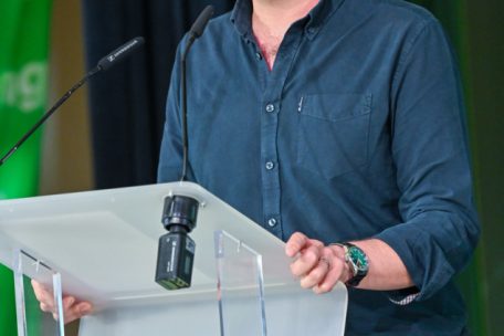 &nbsp; &nbsp; &nbsp;