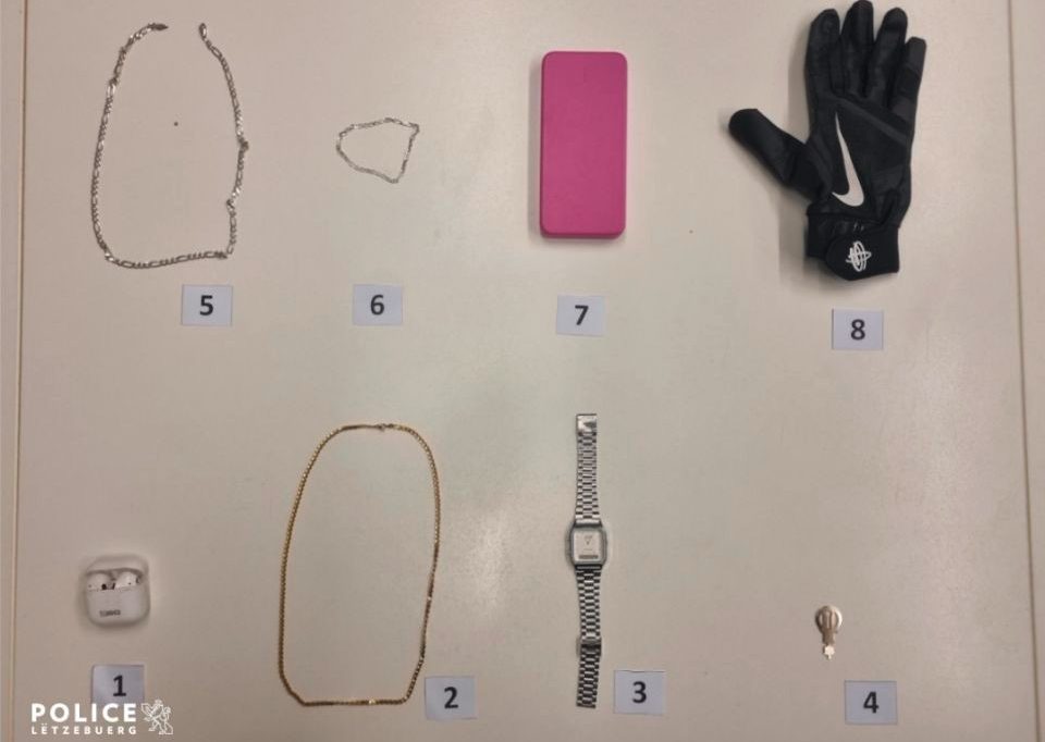 Wer vermisst diese Dinge?  / Polizei sucht Eigentümer von sichergestelltem Diebesgut