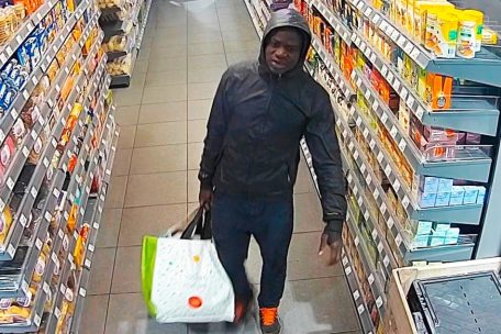Versuchter Mord / Niederländische Polizei sucht nach Stein-Angreifer mit „Öko-Tuten“