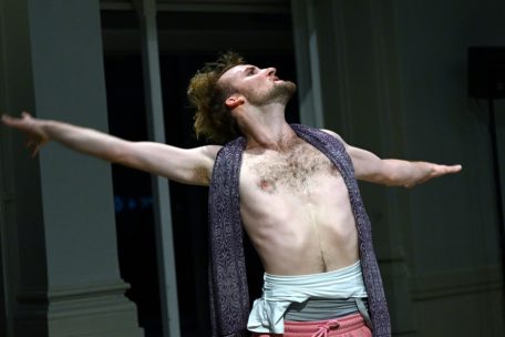 Zeitgenössischer Tanz / Vorhang auf für The Great Chevalier – Vom Erfinden der Seele der luxemburgischen Nation im Tanz