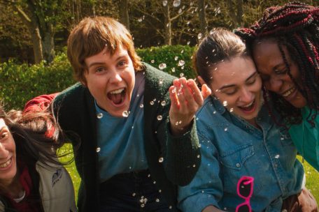 In „Hors d’haleine“ herrscht nicht nur Leid, sondern auch Zusammenhalt