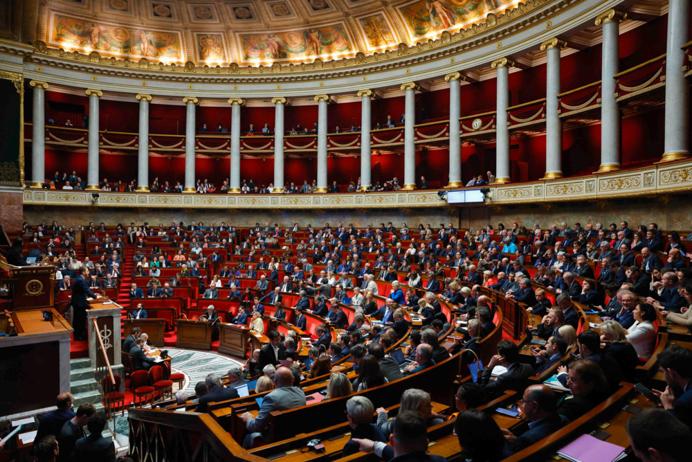 Frankreich / Nationalversammlung lehnt Haushaltsentwurf 2025 mit deutlicher Mehrheit ab
