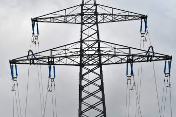 Elektrizität / Unter Strom: Höchstspannungsleitung an deutsch-luxemburgischer Grenze nimmt Konturen an