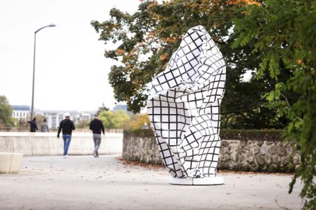 „Untitled“ von Esther Stocker
