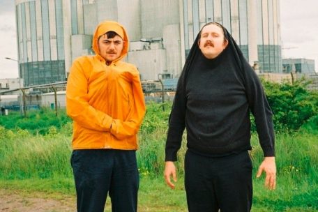 Dance-punk / Humeur british: le duo Getdown Services se produit au „De gudde Wëllen“