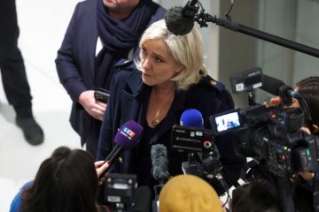 Frankreich / Staatsanwalt fordert fünf Jahre Haft und Entzug des passiven Wahlrechts für Marine Le Pen