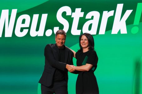 Deutschland / Habeck bei Grünen-Parteitag zum Kanzlerkandidat gekürt