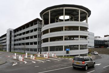 Ungereimtheiten bleiben / Zu wenig Platz: CFL reduziert Zahl der Abonnements im Belval-Parkhaus