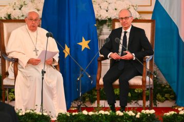 Der Politflüsterer / Sex and Drugs and Jesus Christ