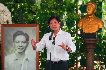 Philippinen / Vizepräsidentin wirft Präsidenten Mordkomplott vor und droht mit Rache